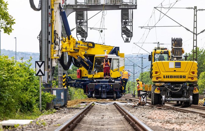 Nachholbedarf: Insbesondere in die Infrastruktur bei der Bahn hat der Staat über Jahre zu wenig investiert.<span class='image-autor'>Foto: IMAGO/Arnulf Hettrich/IMAGO/Arnulf Hettrich</span>