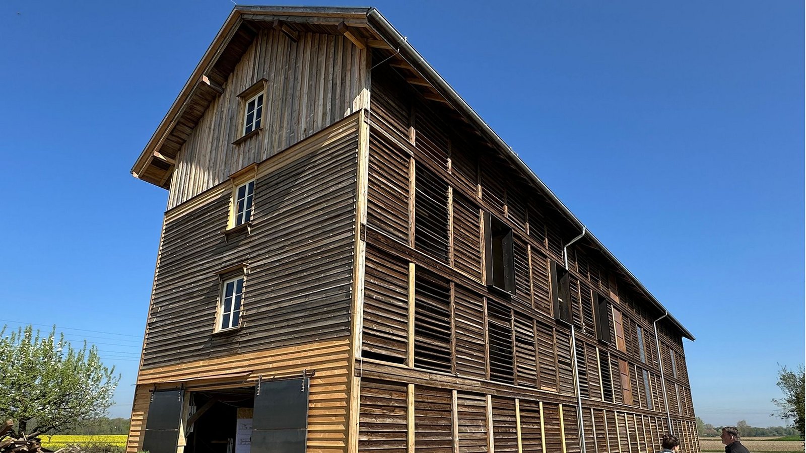 Eine Tabakscheune aus dem 19. Jahrhundert im Ortenaukreis in Baden-Württemberg wird in ein Wohnhaus umgebaut und mit 300 000 Euro durchs das Land dabei unterstützt.Foto: Ministerium Eine Tabakscheune aus dem 19. Jahrhundert im Ortenaukreis in Baden-Württemberg wird in ein Wohnhaus umgebaut und mit 300 000 Euro durchs das Land dabei unterstützt.Foto: Ministerium