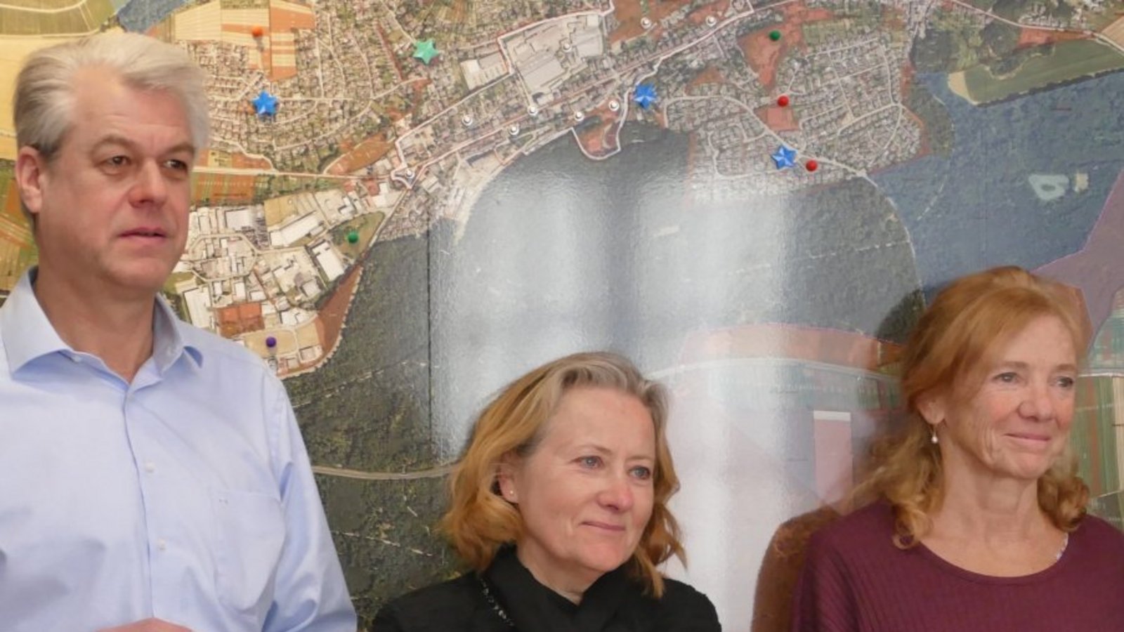 In Vorfreude auf die Tagung (von links): Maulbronns Stadtarchivar Martin Ehlers, Muriel Lauersdorf, stellvertretende Leiterin der Klosterverwaltung Maulbronn, Mitorganisatorin und Moderatorin Dr. Stefanie Woite-Wehle sowie Maulbronns Bürgermeister Aaron Treut.  Foto: Wimper