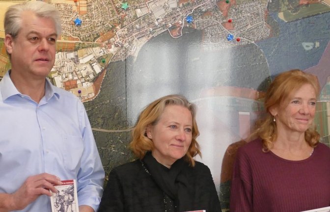 In Vorfreude auf die Tagung (von links): Maulbronns Stadtarchivar Martin Ehlers, Muriel Lauersdorf, stellvertretende Leiterin der Klosterverwaltung Maulbronn, Mitorganisatorin und Moderatorin Dr. Stefanie Woite-Wehle sowie Maulbronns Bürgermeister Aaron Treut.  <span class='image-autor'>Foto: Wimper</span>