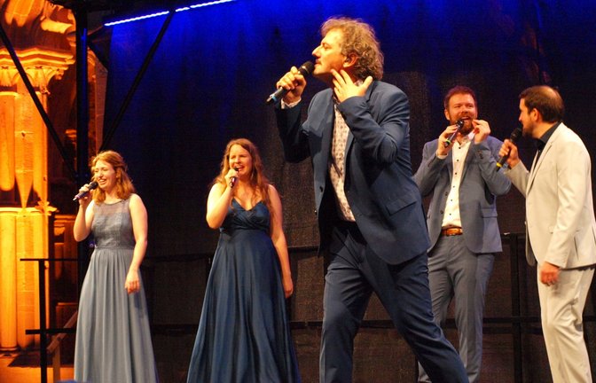 Neben harmonischem Ensembleklang überzeugte die A-cappella-Gruppe Quintabulous auch mit beeindruckenden Solovorträgen.  <span class='image-autor'>Foto: Filitz</span>