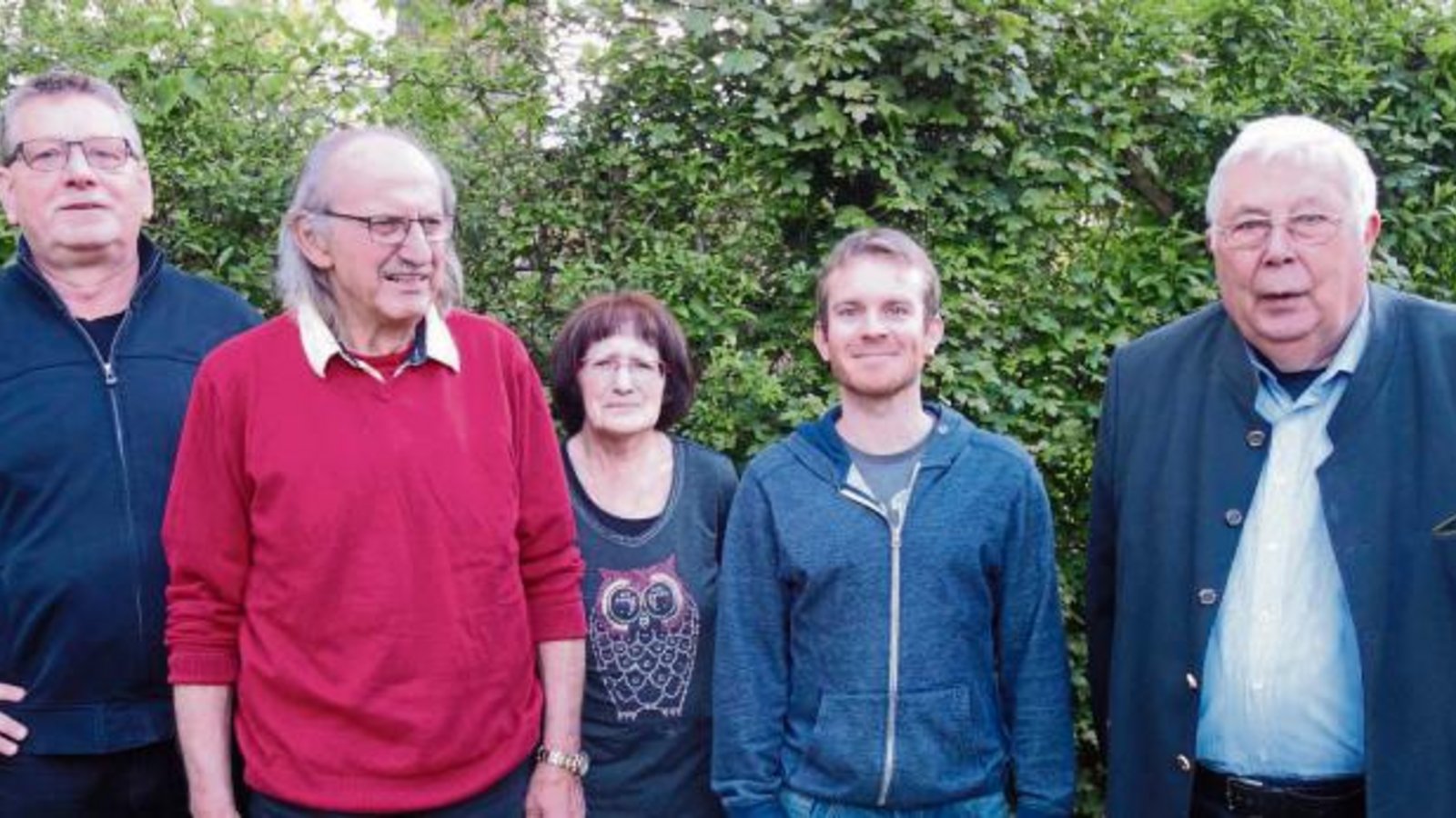 Ehrungen beim Vogelverein Illingen; links Vorsitzender Frank Behre. Foto: p