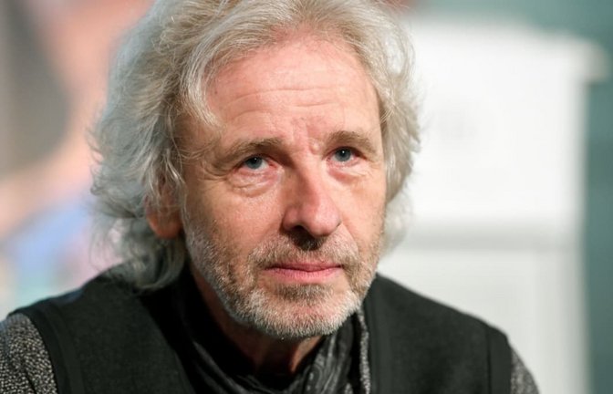 Ein nachdenklicher Thomas Gottschalk engagiert sich für die Wissenschaft und hilft dabei auch sich selbst (Archiv).<span class='image-autor'>dpa</span>