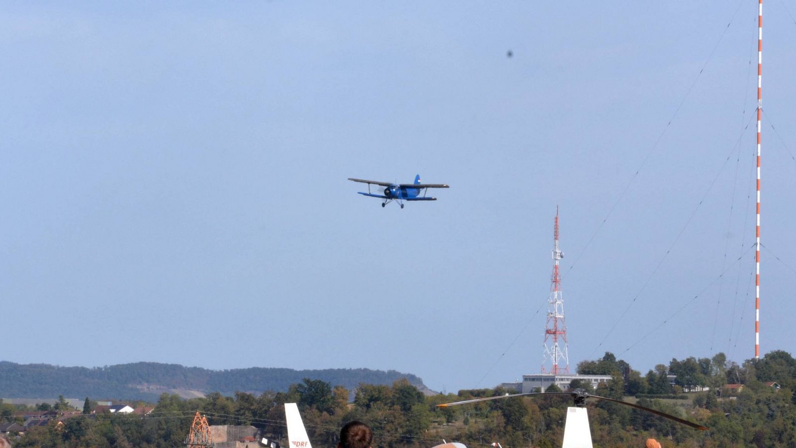 Flugbegeisterte unter sich: Auf dem Segelflugplatz in Mühlacker gibt es einiges zu sehen. Fotos: Stahlfeld Flugbegeisterte unter sich: Auf dem Segelflugplatz in Mühlacker gibt es einiges zu sehen. Fotos: Stahlfeld