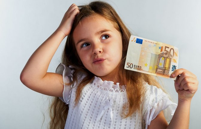 Finanzielle Bildung fängt damit an, dass Kinder sich ausrechnen können, was sie sich von ihrem Taschengeld leisten können.<span class='image-autor'>Foto: AdobeStock</span>