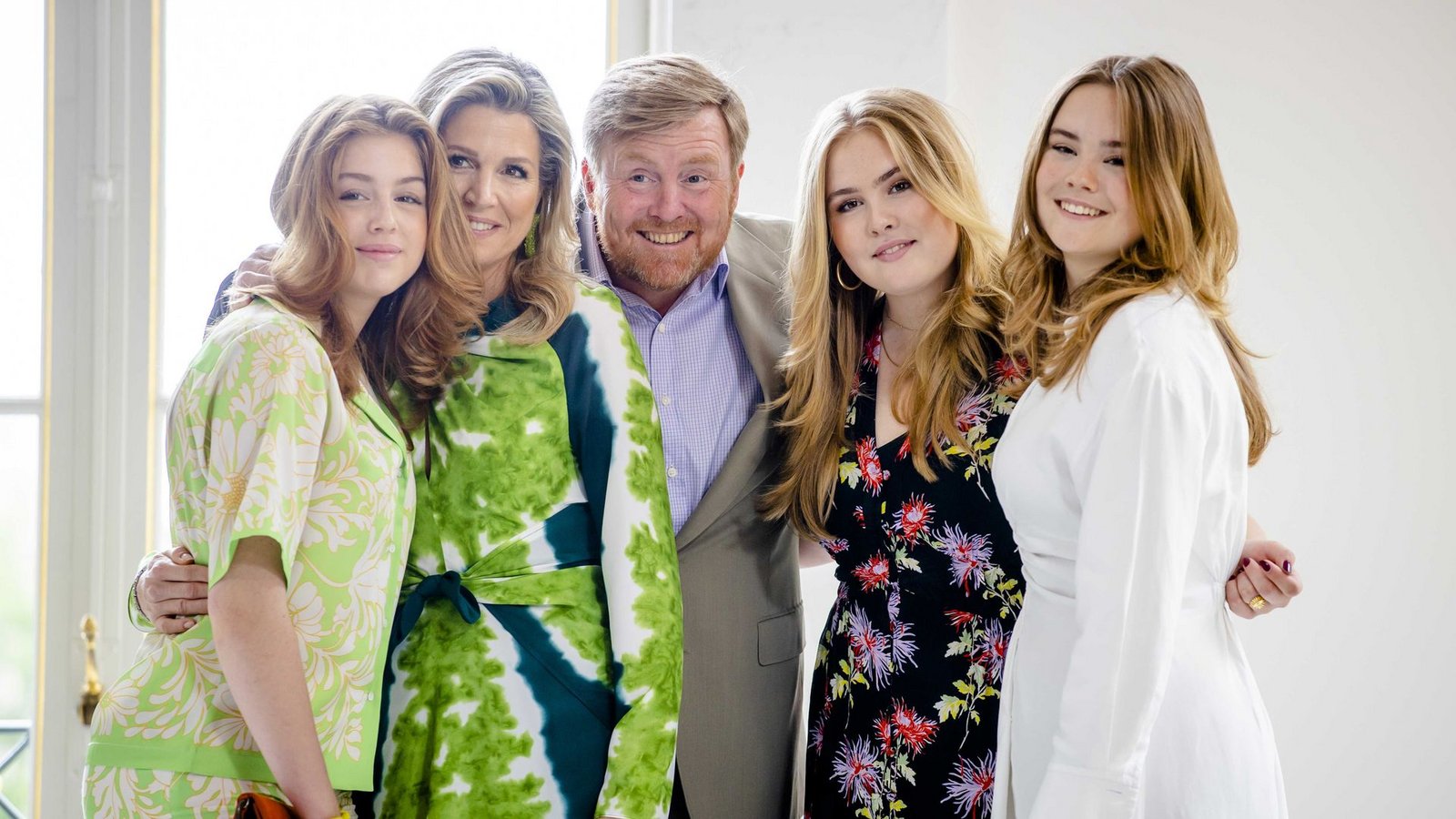 König Willem-Alexander und Königin Máxima mit den Prinzessinnen Ariane (l-r), Amalia und Alexia.Foto: KOEN VAN WEEL/ANP/dpa