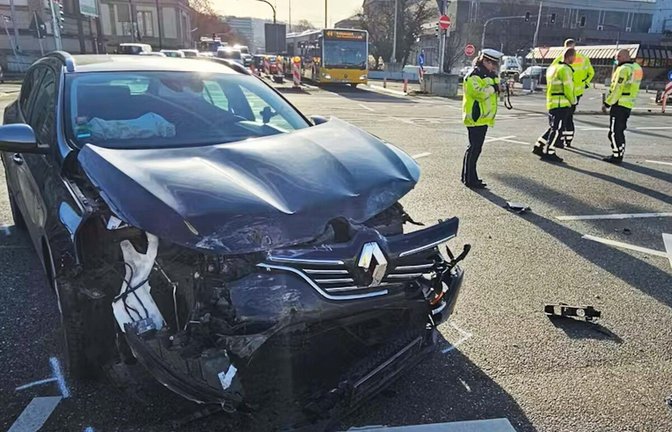 Rotlicht übersehen? Typischer Unfall auf der Bundesstraße 14 am Gebhard-Müller-Platz.<span class='image-autor'>Foto: Andreas Rosar</span>