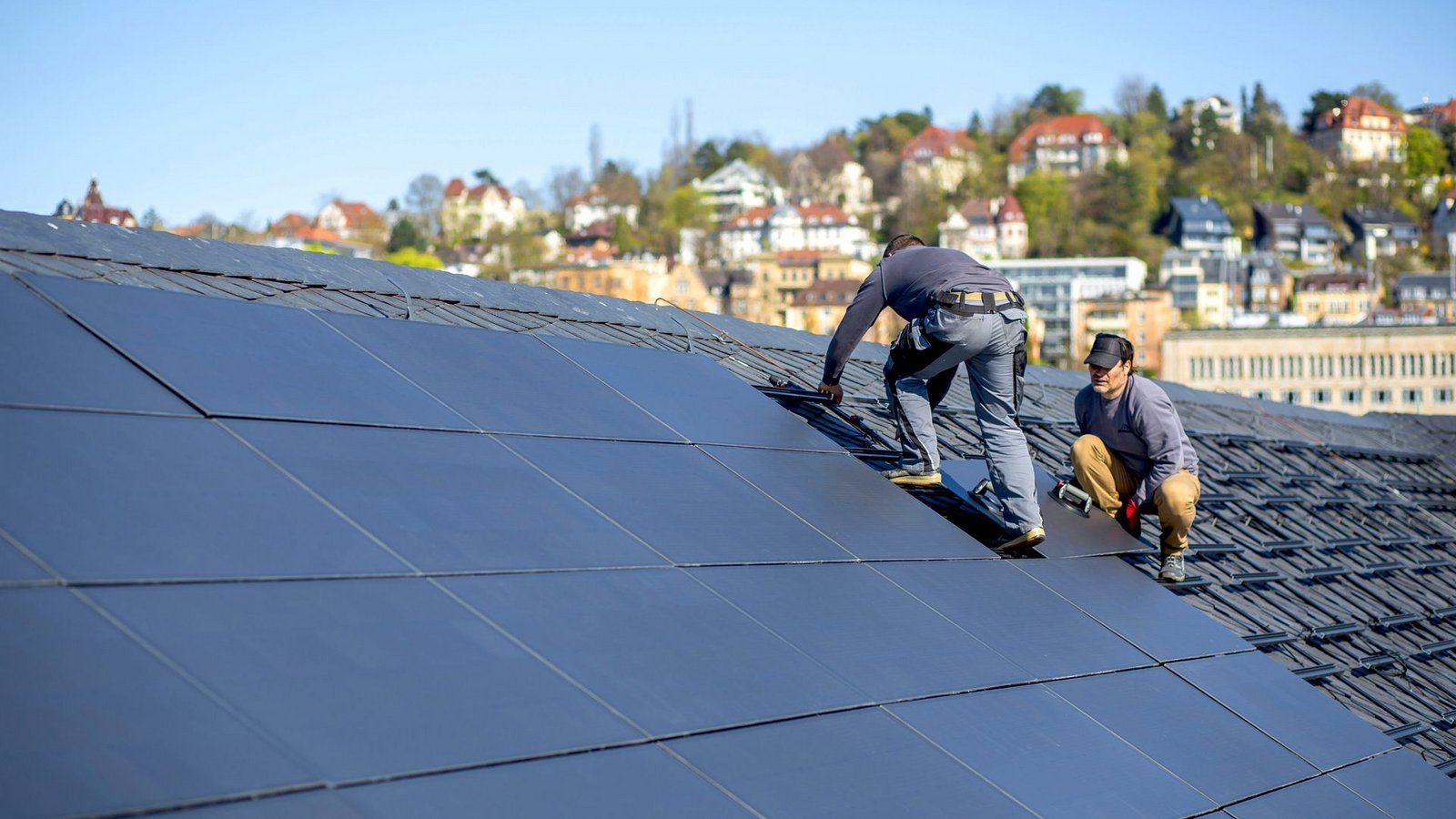 Auch auf dem Neuen Schloss in Stuttgart wurden Solarzellen installiert.Foto: Lichtgut/Leif Piechowski Auch auf dem Neuen Schloss in Stuttgart wurden Solarzellen installiert.Foto: Lichtgut/Leif Piechowski