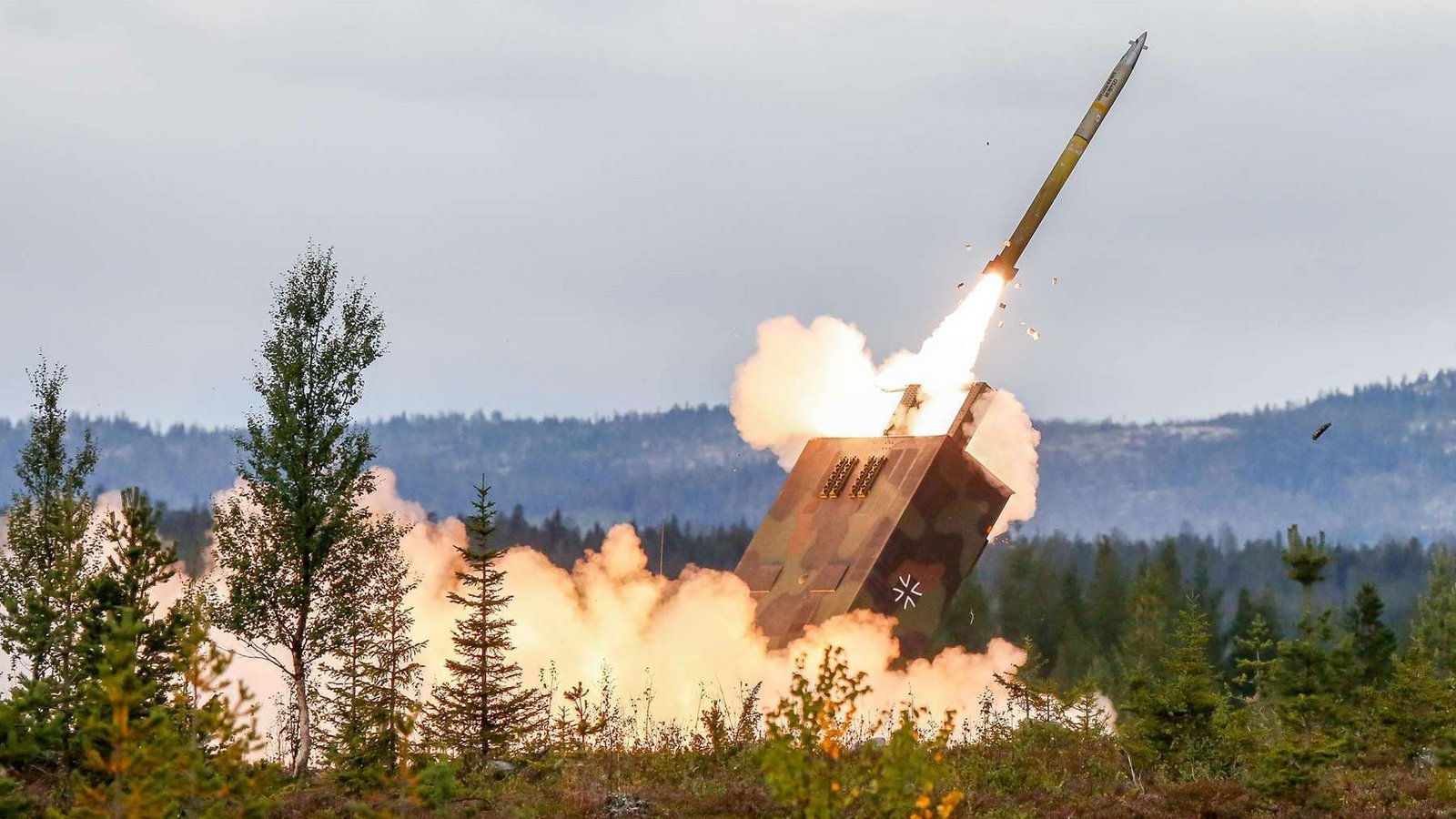 Mit von Deutschland überlassenen  Systemen wie dem Mars II  – im Bild ein Werfer der Bundeswehr – kann die Ukraine auch russisches Territorium erreichen.Foto: Bundeswehr/Mario Bähr