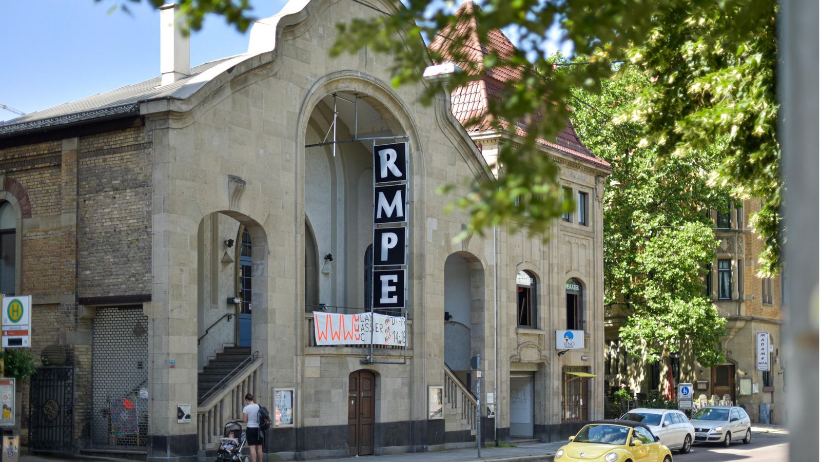 Das Theater Rampe zeigt derzeit das Stück „Staub“.Foto: Lichtgut/Max Kovalenko Das Theater Rampe zeigt derzeit das Stück „Staub“.Foto: Lichtgut/Max Kovalenko