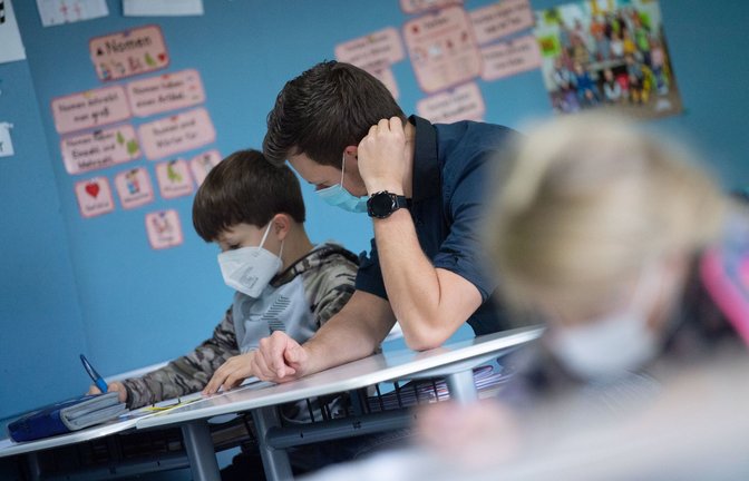 Noch in der Pandemie startete das Programm „Lernen mit Rückenwind“, das sich an Schüler mit Lernrückständen richtet.<span class='image-autor'>Foto: dpa/Marijan Murat</span>