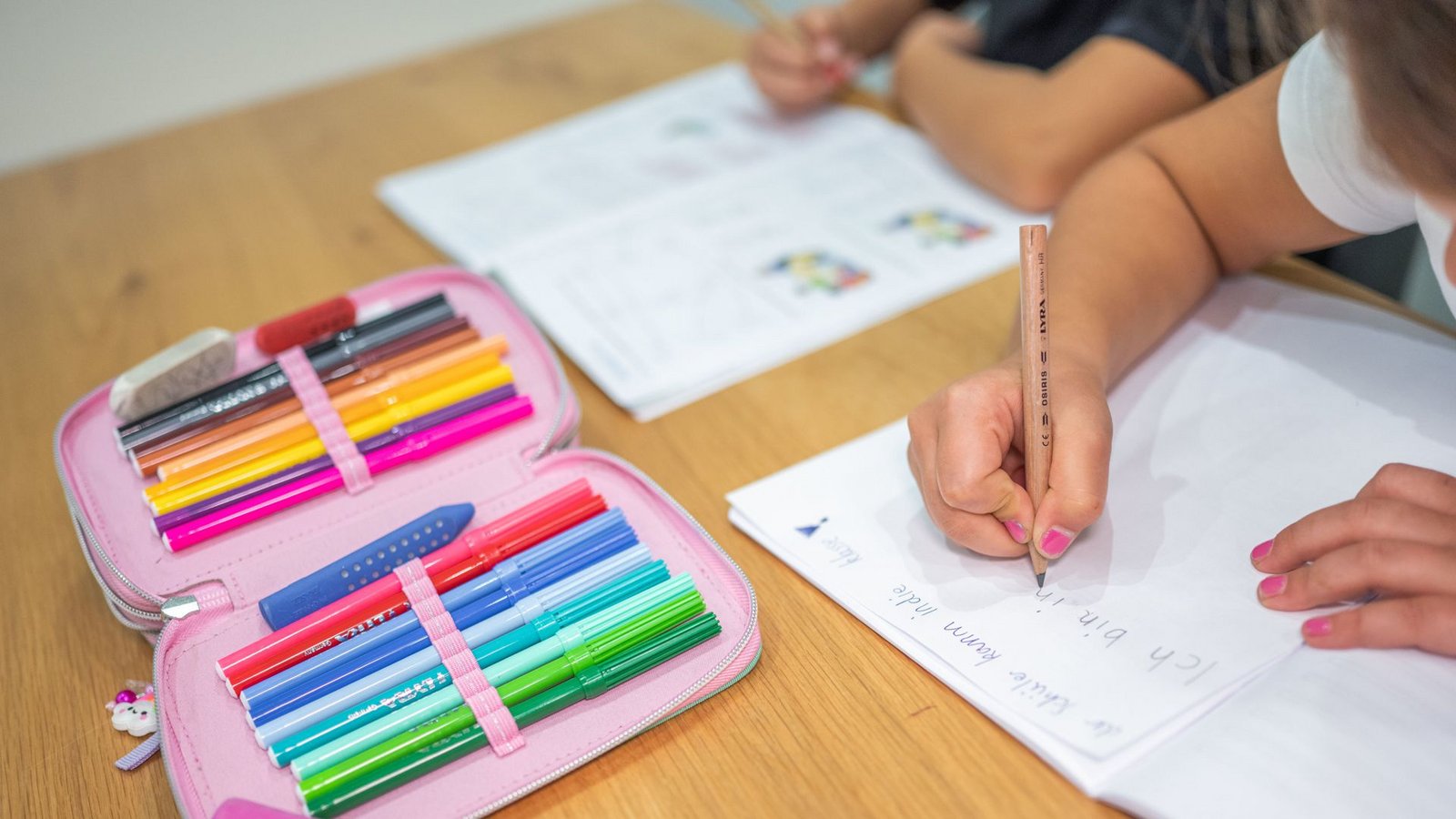 Die Sprachförderung in den Grundschulen Baden-Württembergs wird bunter und anspruchsvoller.Foto: dpa/Mohssen Assanimoghaddam Die Sprachförderung in den Grundschulen Baden-Württembergs wird bunter und anspruchsvoller.Foto: dpa/Mohssen Assanimoghaddam