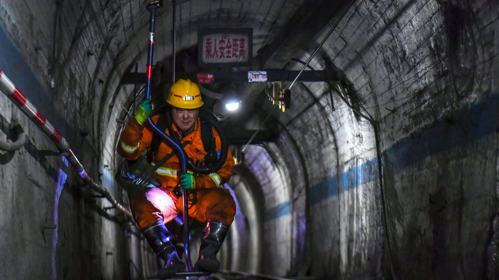 Die Rettungsarbeiten im Zuge von Chinas verheerendstem Minenunglück seit über 16 Jahren sind nach wie vor im Gange.Foto: Cao Yang/XinHua/dpa