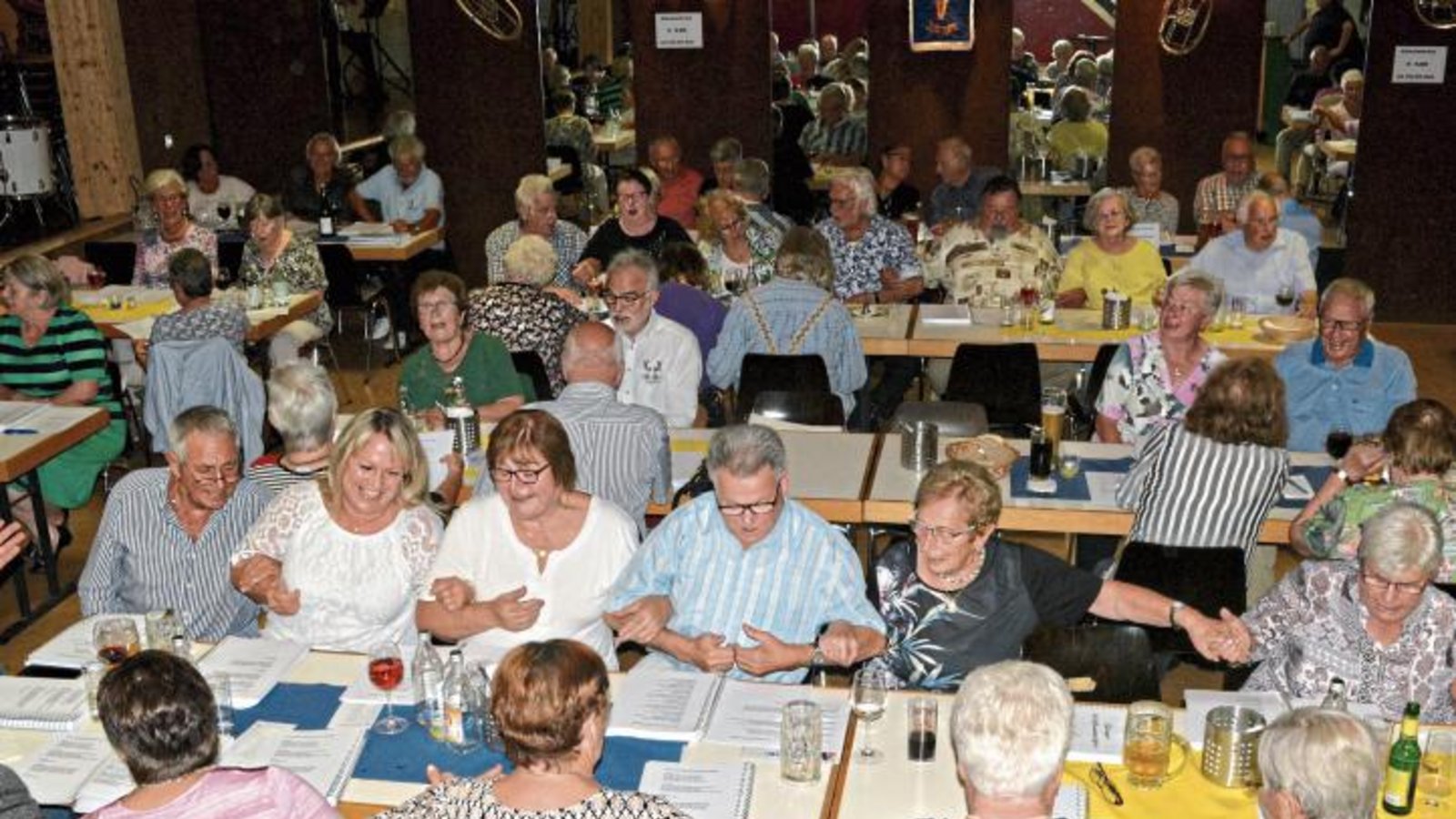 Erstmals seit eineinhalb Jahren konnte das „Wirtshaussingen“ wieder stattfinden. Foto: Stahlfeld