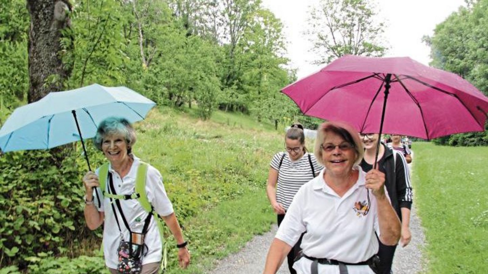 Von ein bisschen Regen ließen sich die Teilnehmer die Laune nicht vermiesen.