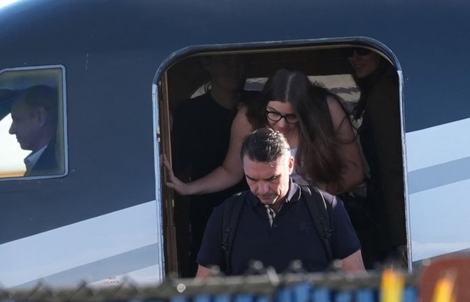 Der Verlierer der brasilianischen Präsidentenwahl, Flávio Bolsonaro, befindet sich in den USA.<span class='image-autor'>Marta Lavandier/AP/dpa</span>