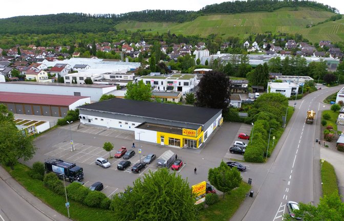 Das bestehende Discounter-Gebäude in Ensingen wird abgerissen und durch einen geringfügig größeren Neubau ersetzt. <span class='image-autor'>Foto: Küppers</span>