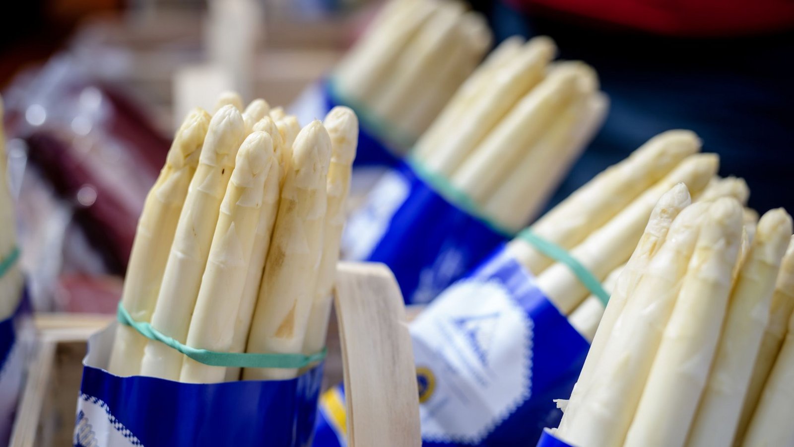 Für viele Feinschmecker ein Höhepunkt des Frühlings: Spargel.Foto: dpa