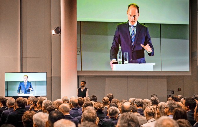 Allianz-LV-Chef Ruedi Kubat schafft mit Schweizer Tempo eine charmante Ansprache.<span class='image-autor'>Foto: Ferdinando Iannone</span>