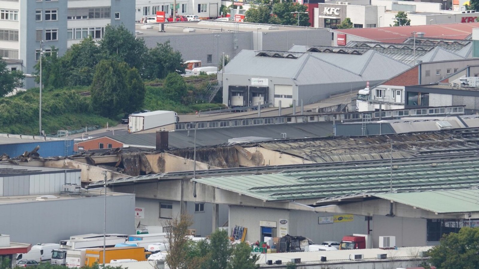 In den Hallen des Stuttgarter Großmarkts klafft am Montag eine große Lücke. Jetzt sind die Ermittler gefragt.Foto: Fotoagentur Stuttgart/Andreas Rosar In den Hallen des Stuttgarter Großmarkts klafft am Montag eine große Lücke. Jetzt sind die Ermittler gefragt.Foto: Fotoagentur Stuttgart/Andreas Rosar