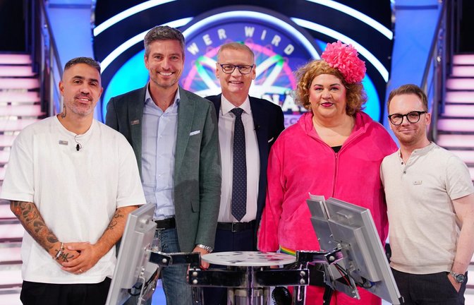 Am 21.11. kehrt "Wer wird Millionär" für ein Promi-Special zurück. V.l.: Bushido, Ingo Zamperoni, Günther Jauch, Cindy aus Marzahn und Ralf Schmitz<span class='image-autor'>Foto: RTL / Stefan Gregorowius</span>