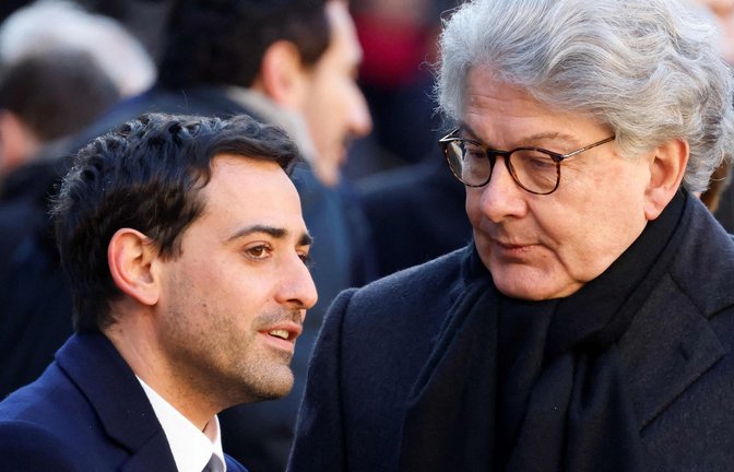 Thierry Breton und sein Nachfolger Stéphane Séjourné (links) als Kandidat für die EU-Kommission<span class='image-autor'>Foto: AFP/LUDOVIC MARIN</span>