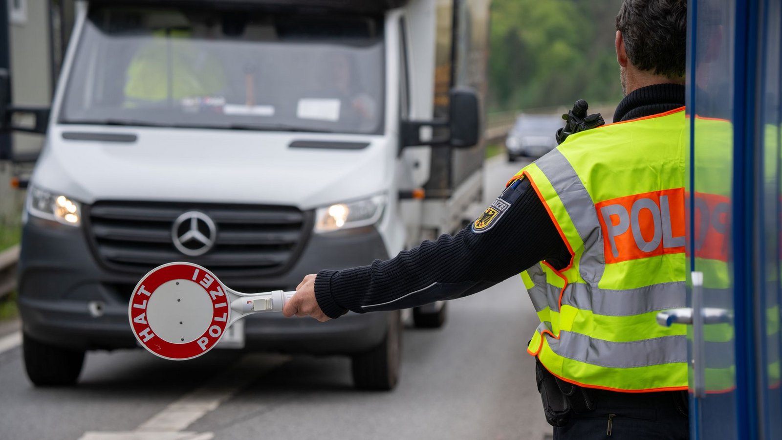 In den Grenzregionen wirken sich die Kontrollen auf den Pendelverkehr aus.Foto: Harald Tittel/dpa