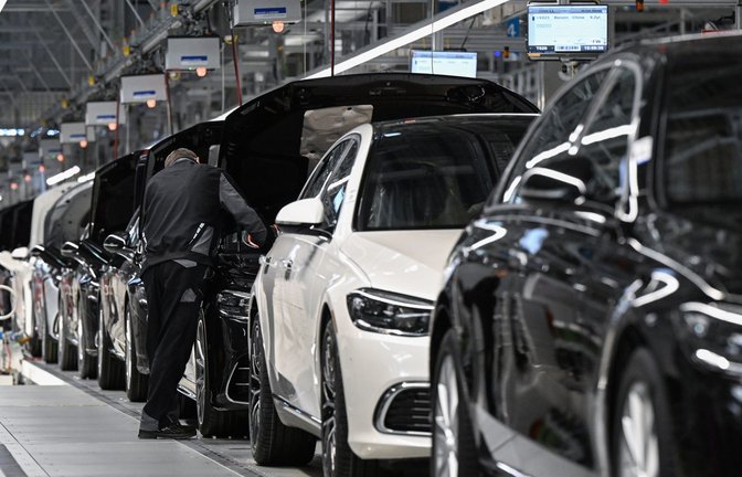 Stuttgart, Autostadt. Monostrukturen in der Wirtschaft sind ein Risiko, resümiert Jörg Scheller.<span class='image-autor'>Foto: dpa/Bernd Weißbrod</span>