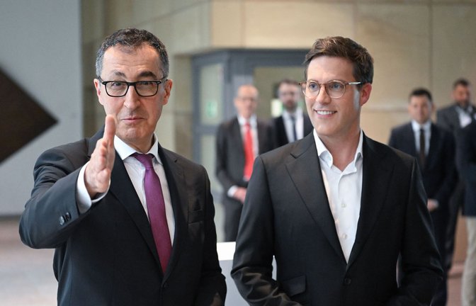 Cem Özdemir (li.) und Manuel Hagel   starten jetzt in die Koalitionsverhandlungen.<span class='image-autor'>Foto: Bernd Weißbrod/dpa</span>