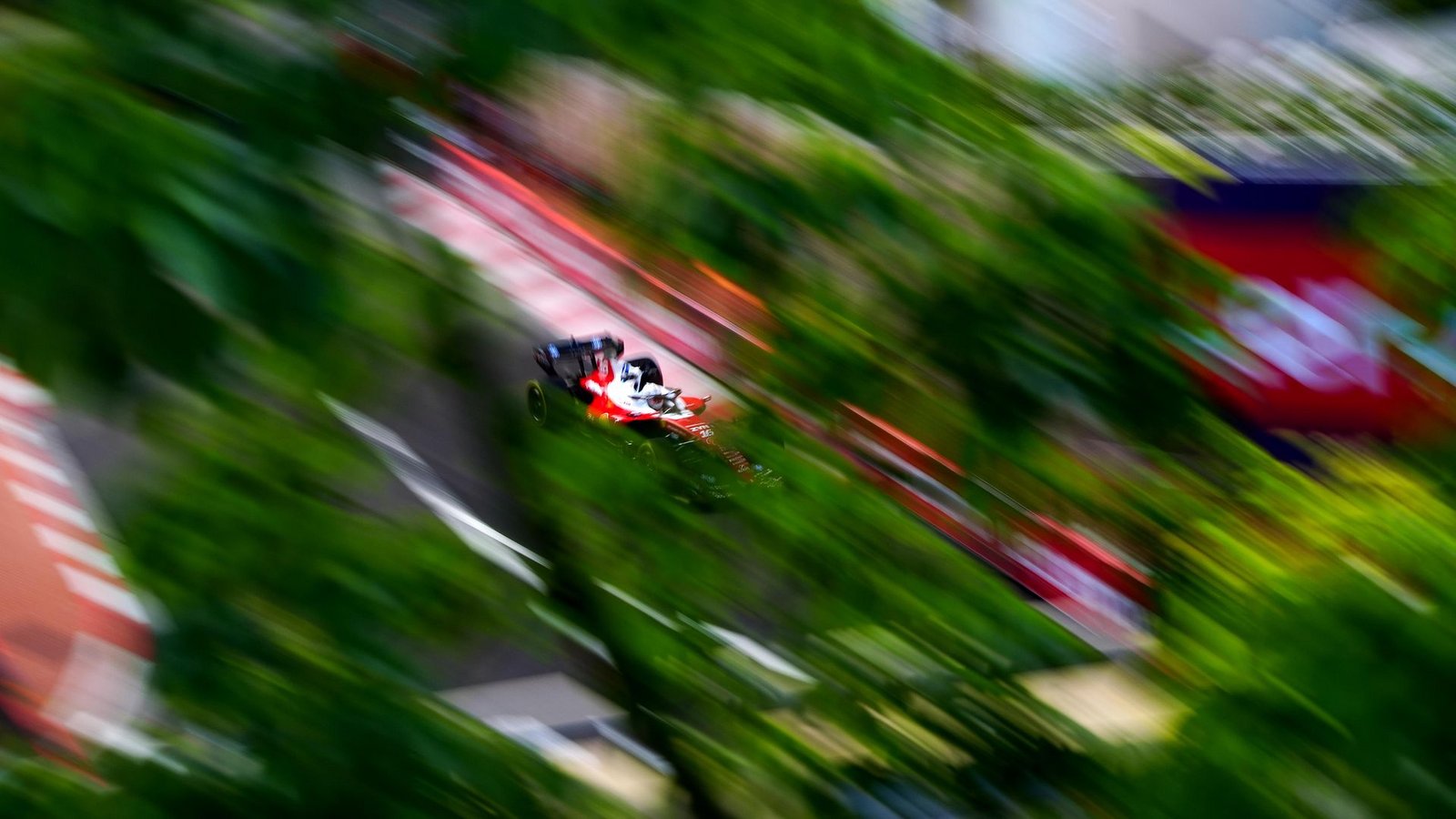 Der monegassische Ferrari-Pilot Charles Leclerc auf der Rennstrecke vor dem Großen Preis von Monaco.Foto: David Davies/PA Wire/dpa Der monegassische Ferrari-Pilot Charles Leclerc auf der Rennstrecke vor dem Großen Preis von Monaco.Foto: David Davies/PA Wire/dpa