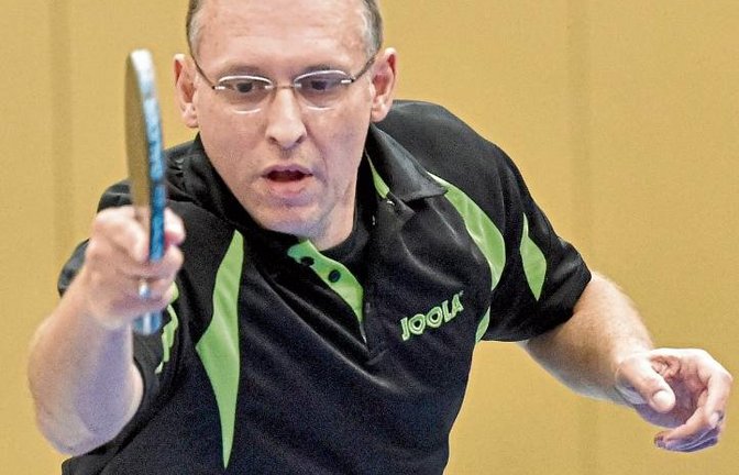 Frank Romann hat den TSV Enzweihingen beinahe zum nächsten Punktgewinn im zweiten Saisonspiel geführt. Romann und Co. mussten sich aber dem TSV Löchgau II mit 7:9 beugen. Foto: Leitner
