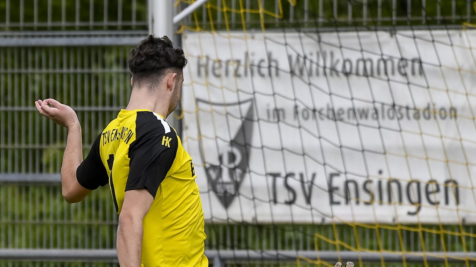Robin Carta (links) möchte für den TSV Ensingen gegen die SGM Sachsenheim wieder knipsen. Foto: Leitner