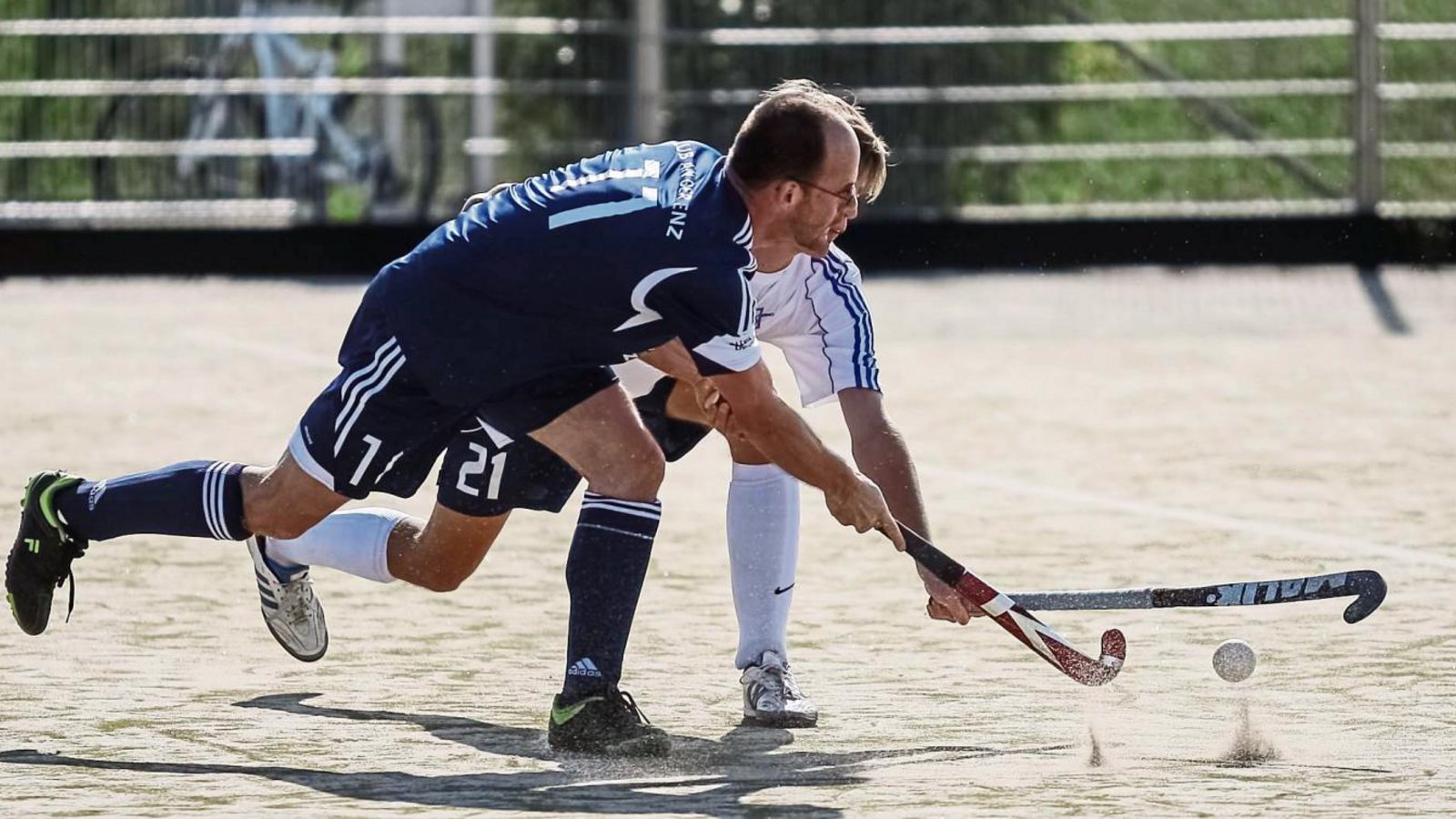 Christian Uhrig (in Blau) hat bei der 1:6-Niederlage gegen den TSV Ludwigsburg II den einzigen Treffer für den Club an der Enz erzielt. Foto: Archiv/Simecek Christian Uhrig (in Blau) hat bei der 1:6-Niederlage gegen den TSV Ludwigsburg II den einzigen Treffer für den Club an der Enz erzielt. Foto: Archiv/Simecek
