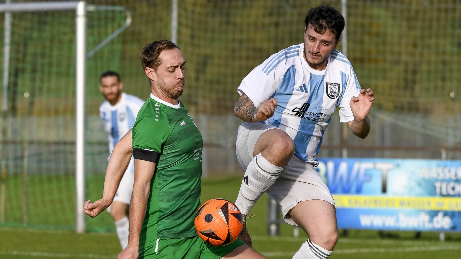 Luca-Ernesto Capparelli (rechts) hat mit dem VfB Vaihingen in Kleinglattbach gewonnen. Jetzt geht es gegen den TSV Ensingen. Foto: Leitner Luca-Ernesto Capparelli (rechts) hat mit dem VfB Vaihingen in Kleinglattbach gewonnen. Jetzt geht es gegen den TSV Ensingen. Foto: Leitner