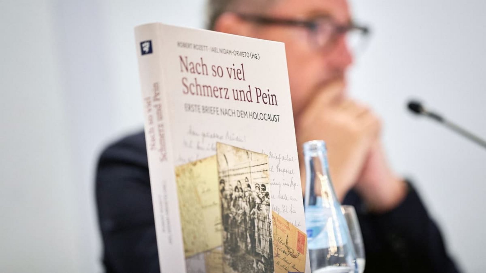 Heute sind wir die Adressanten: Bei der Vorstellung der Publikation „Nach so viel Schmerz und Pein“ spricht Kai Diekmann auch von unserer heutigen Verpflichtung gegenüber Israel.Michael Ukas/dpa