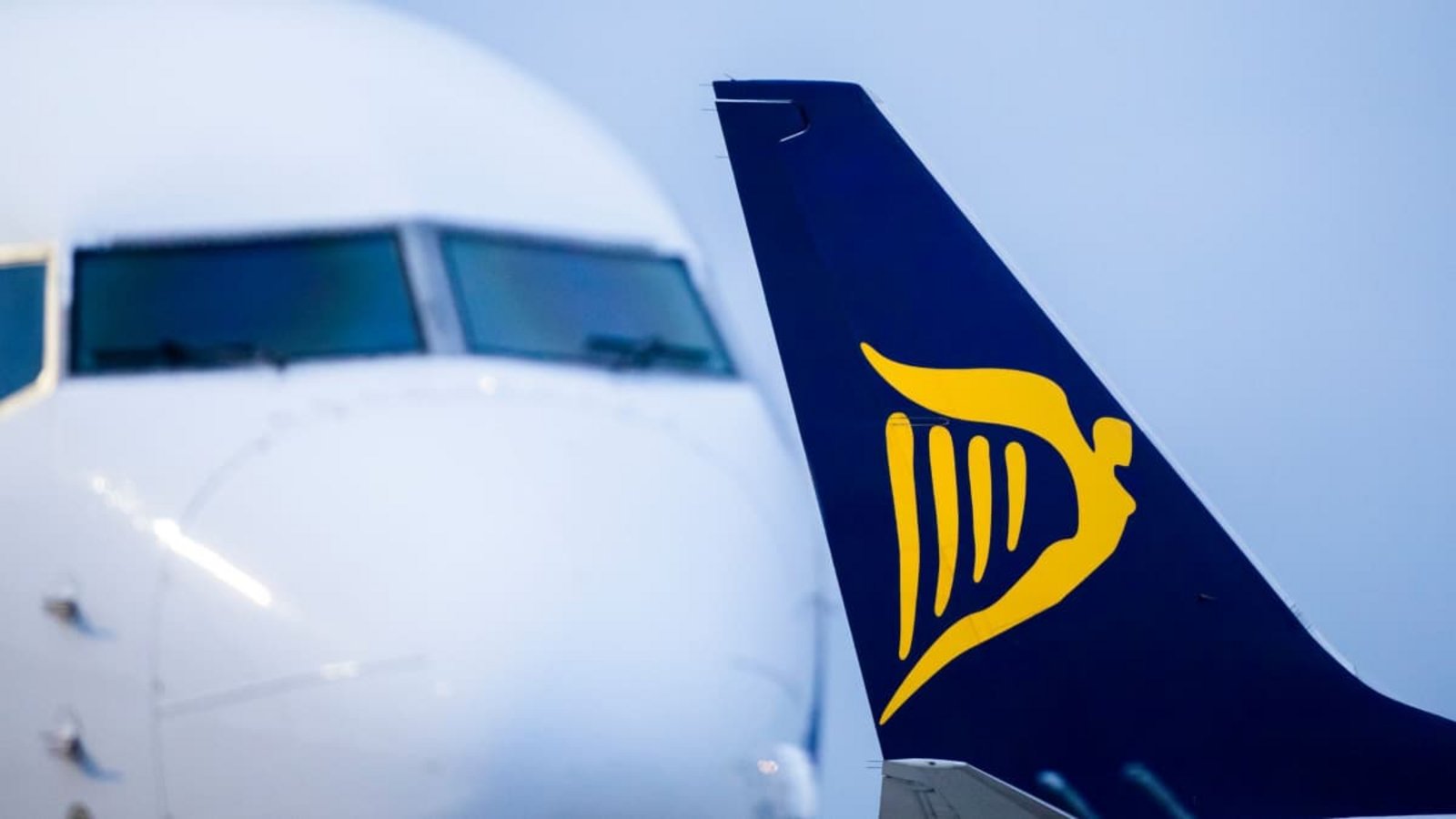 Während die nach Passagierzahlen größte Airline Europas in vielen Teilen Deutschlands auf dem Rückzug ist, sieht sie im Südwesten offenbar Wachstumspotenzial. (Archivbild)Marcel Kusch/dpa Während die nach Passagierzahlen größte Airline Europas in vielen Teilen Deutschlands auf dem Rückzug ist, sieht sie im Südwesten offenbar Wachstumspotenzial. (Archivbild)Marcel Kusch/dpa