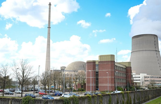 Das Kernkraftwerk Emsland in Niedersachsen. Laut einem Bericht sollen Mitarbeiter von Robert Habeck Zweifel an einen Atomausstieg ignoriert haben (Archivfoto).<span class='image-autor'>Foto: dpa/Lars Penning</span>