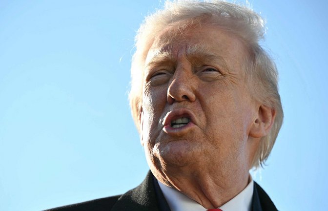 Donald Trump hat bei einem Treffen mit Bundeskanzler Friedrich Merz (CDU) Kritik an den Regierungen in Spanien und Großbritanniens geübt (Archivfoto).<span class='image-autor'>Foto: AFP/MANDEL NGAN</span>