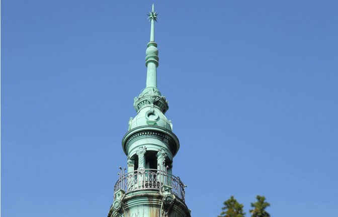 Ein zwei Meter langes Stück der Turmspitze der Heidelberger Universitätsbilbiothek ist verschwunden. (Archivbild)<span class='image-autor'>Foto: IMAGO/imagebroker/IMAGO/imageBROKER/Gerald Abele</span>