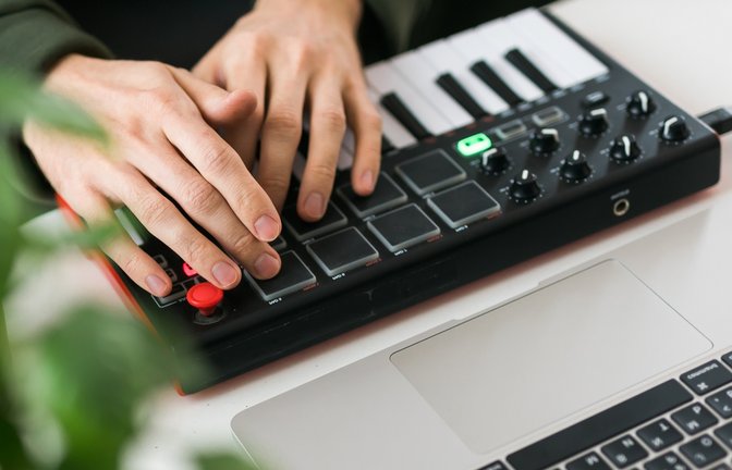 Mit diesen KI-Tools funktioniert die Musikproduktion automatisch.<span class='image-autor'>Foto: Best smile studio / shutterstock.com</span>