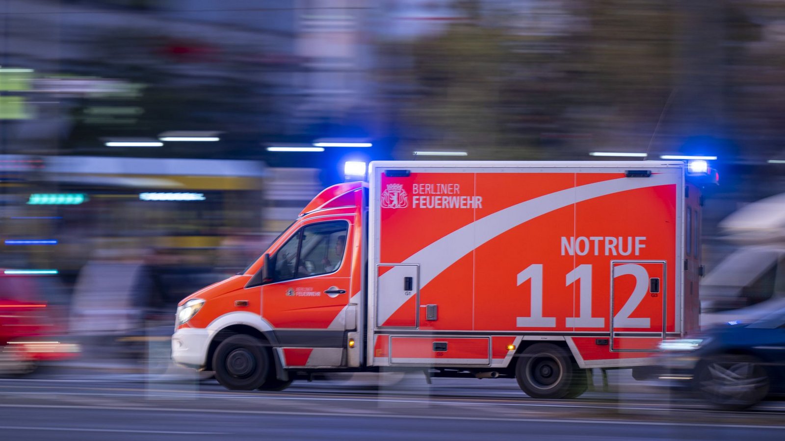 Die Staatsanwaltschaft und die Polizei ermitteln nun wegen versuchten Totschlags. (Symbolbild)Foto: dpa/Monika Skolimowska Die Staatsanwaltschaft und die Polizei ermitteln nun wegen versuchten Totschlags. (Symbolbild)Foto: dpa/Monika Skolimowska