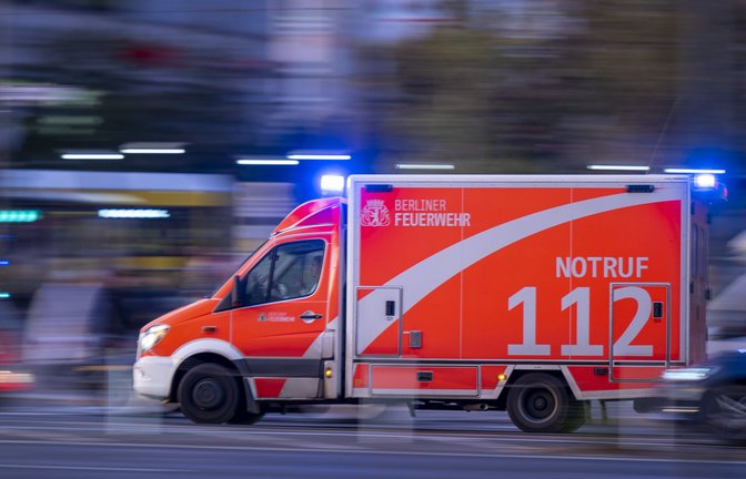 Die Staatsanwaltschaft und die Polizei ermitteln nun wegen versuchten Totschlags. (Symbolbild)<span class='image-autor'>Foto: dpa/Monika Skolimowska</span>