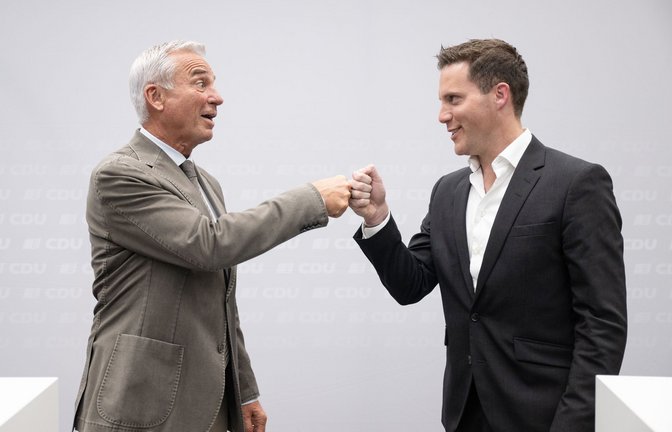 CDU-Landeschef Thomas Strobl und sein potenzieller Nachfolger Manuel Hagel demonstrieren Einigkeit am Montag.<span class='image-autor'>Foto: Marijan Murat/dpa/Marijan Murat</span>