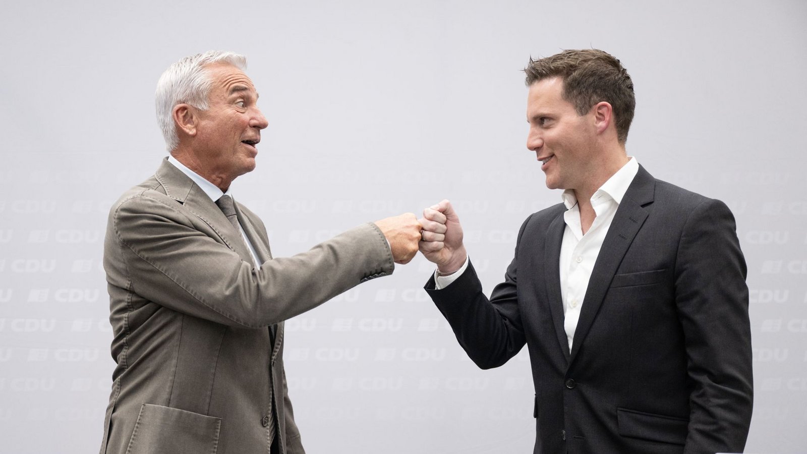 CDU-Landeschef Thomas Strobl und sein potenzieller Nachfolger Manuel Hagel demonstrieren Einigkeit am Montag.Foto: Marijan Murat/dpa/Marijan Murat CDU-Landeschef Thomas Strobl und sein potenzieller Nachfolger Manuel Hagel demonstrieren Einigkeit am Montag.Foto: Marijan Murat/dpa/Marijan Murat