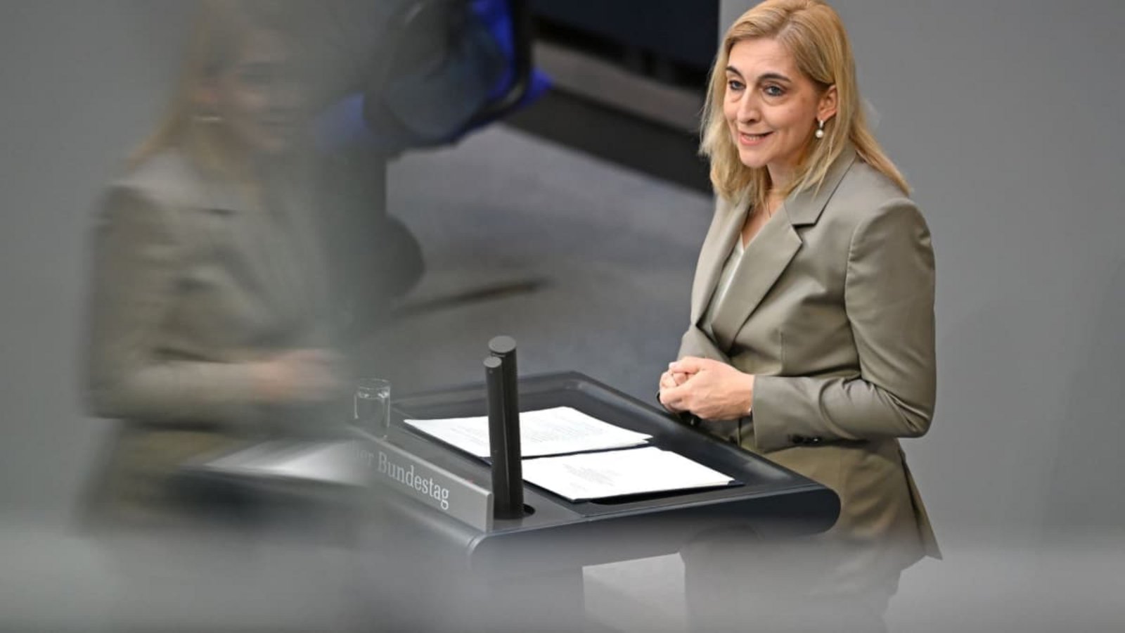 Nina Warken (CDU), Bundesministerin für Gesundheit, spricht in der Plenarsitzung&nbsp; im Deutschen Bundestag.Elisa Schu/dpa