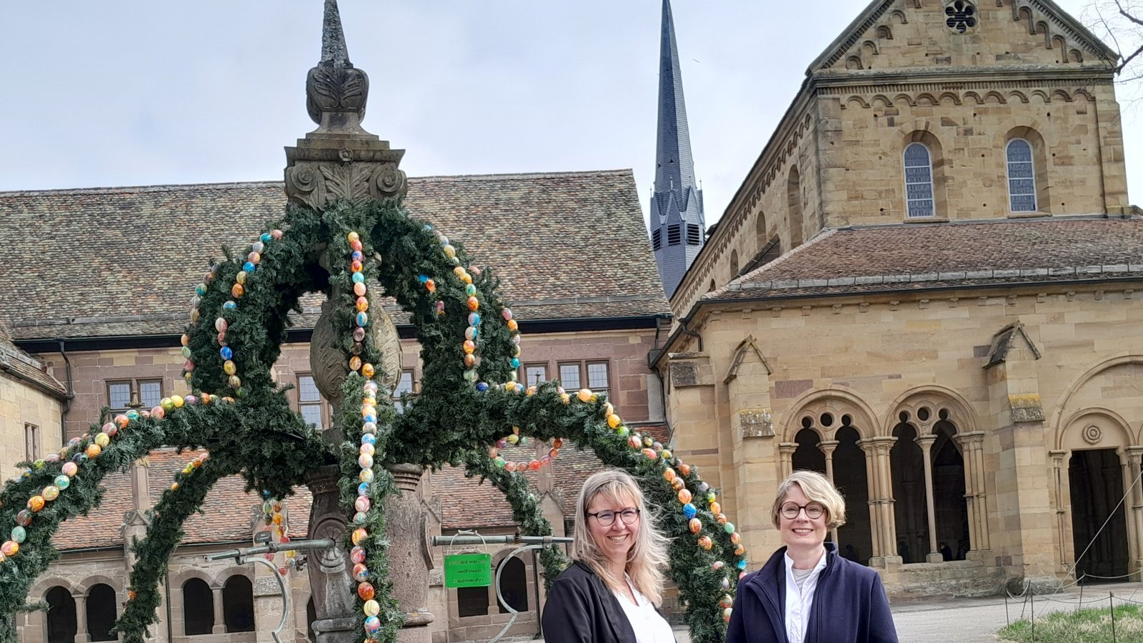 Patricia Alberth (rechts) und Alexandra Müller setzen sich für den Erhalt des kulturellen und historischen Erbes des Klosters Maulbronn ein.  Foto: Filitz