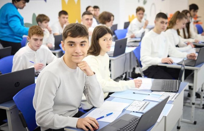 Lernen trotz Beschuss: In der ukrainischen Stadt Saporischschja wurde 2024 die erste Bunker-Schule eröffnet.<span class='image-autor'>IMAGO/Ukraine Presidency/Ukrainian Pre</span>