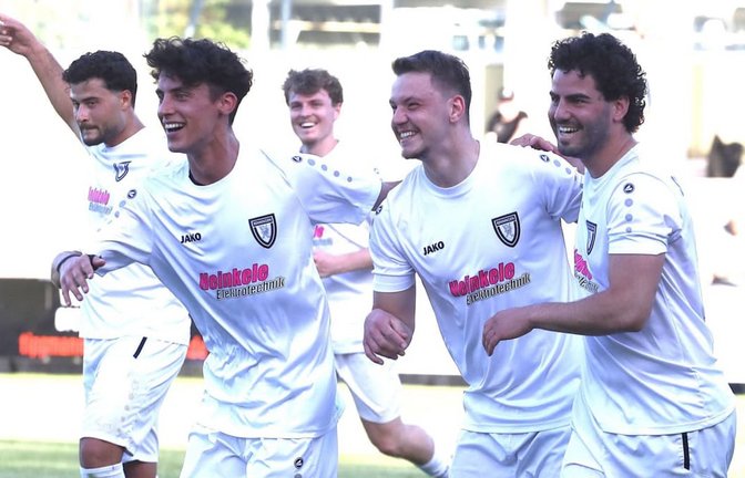 Aufsteiger SpVgg Renningen mit Kaan Ekmen, Julius Böhler, Philipp Gimbel, Riccardo Ronny Bischoff und Alim Kerim Göler (v. li.) freut sich auf den Start in die Bezirksliga-Runde.<span class='image-autor'>Andreas Gorr</span>