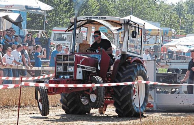 Welche Strecke schafft der Traktor mit dem Bremswagen? Foto: Archiv