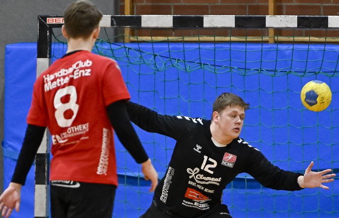 Am Wochenende kommt es für den HCME auch auf die Leistung von Keeper Samuel-Louis Binder (rechts) an. <span class='image-autor'>Foto: Leitner</span>